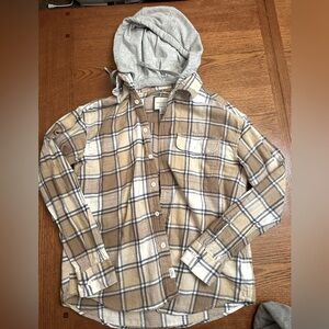 American Eagle hooded flannel size Medium-tan plaid